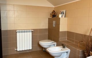 Casa cu 5 camere  I Curte 920 mp  I Tocile - Poză 13