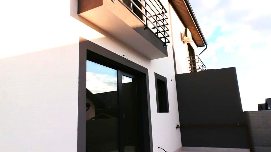 Confort, stil și liniște – vilă duplex modernă în Berceni - Poză 3