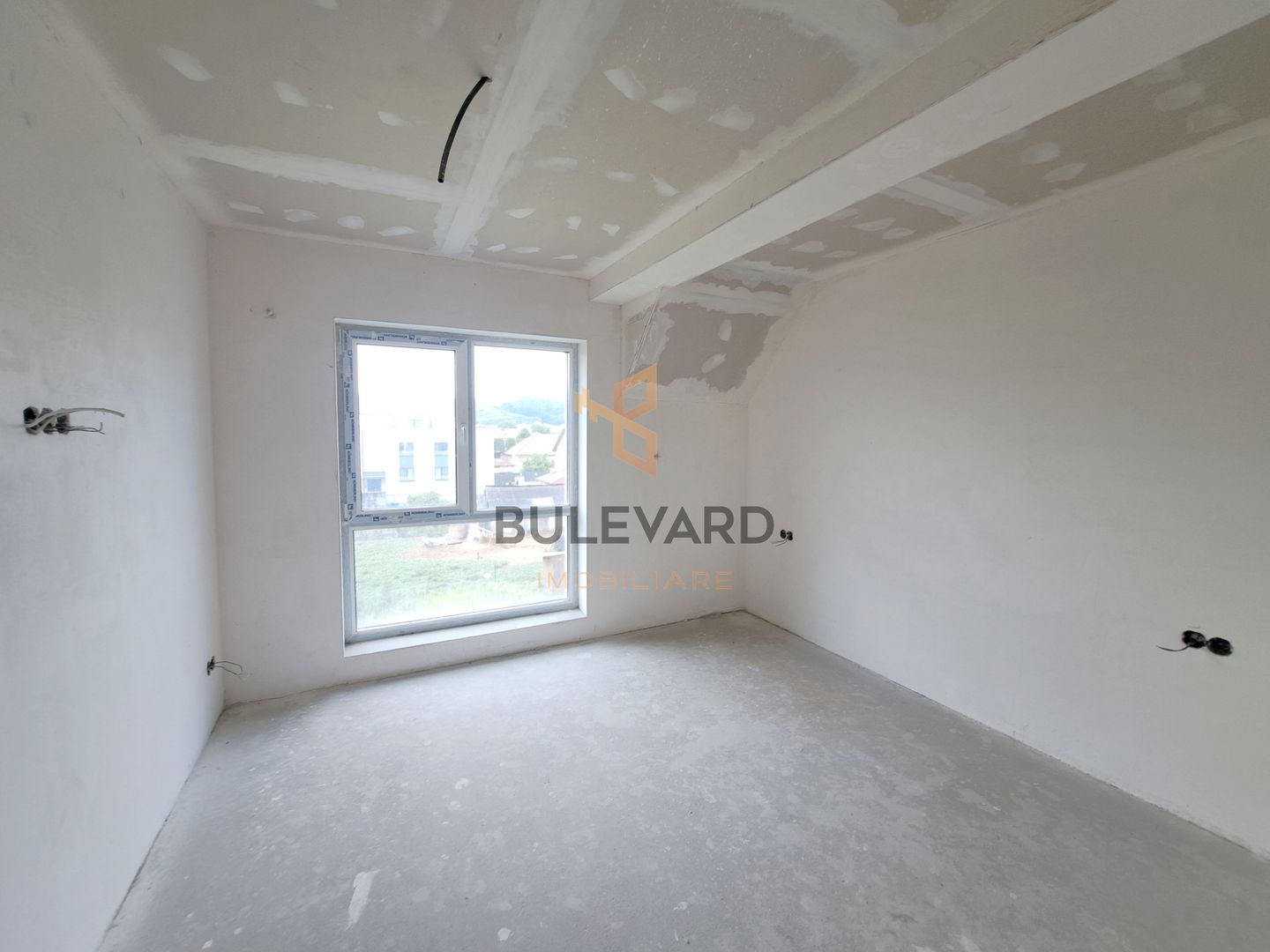 Apartament cu 3 camere + parcare, zona strazii Libertatii! - Poză 2