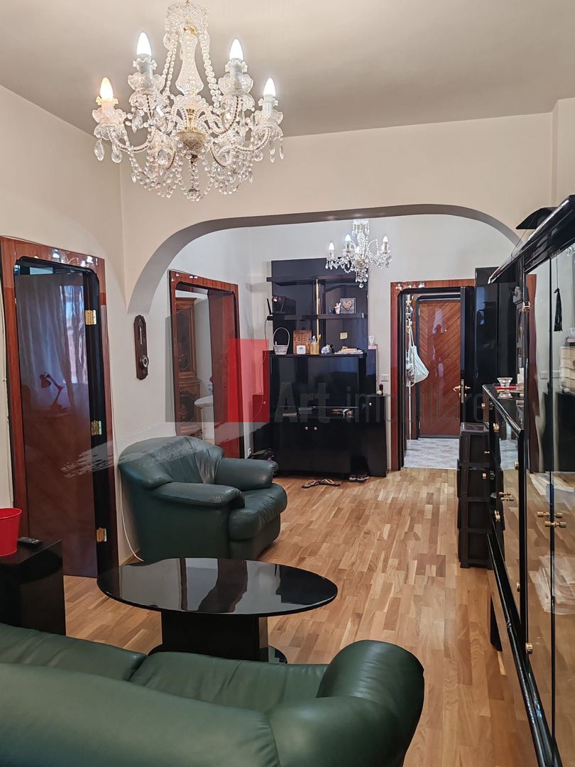 Apartament 4 camere cu centrală - Vasile Lascar - Poză 2