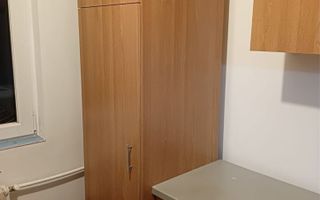 Garsonieră de vânzare,  etaj 2, baie proprie, zonă liniștită. - Poză 3