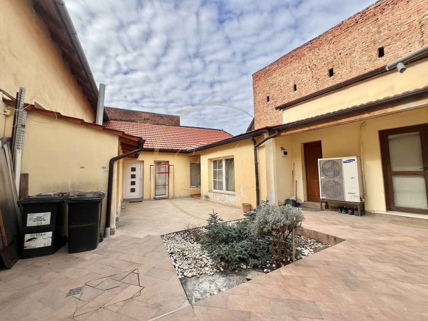 Apartament cu 1 camera la vila ( bucatarie comuna ) | UTILITATI INCLUSE - Poză 7