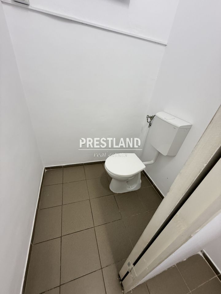 Închiriez o cameră  de 18 mp. - Poză 5