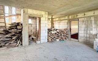 Casă cu potențial imens P+M, teren 7,91 ari, zonă liniștită, Ocna Șugatag. - Poză 4