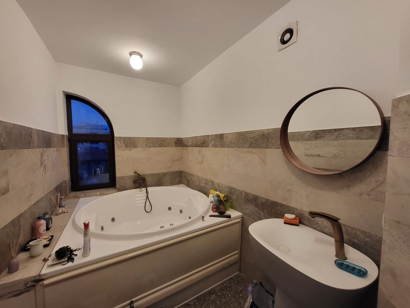 De inchiriat Apartament 5 camere - Poză 7