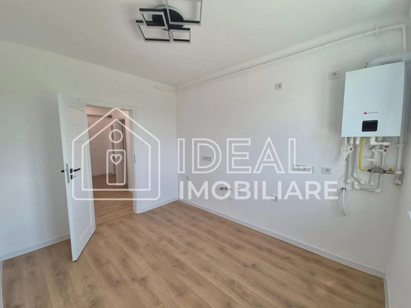🏡 Apartament 3 camere și balcon- LA CHEIE, zona Calea Surii Mici - Poză 4