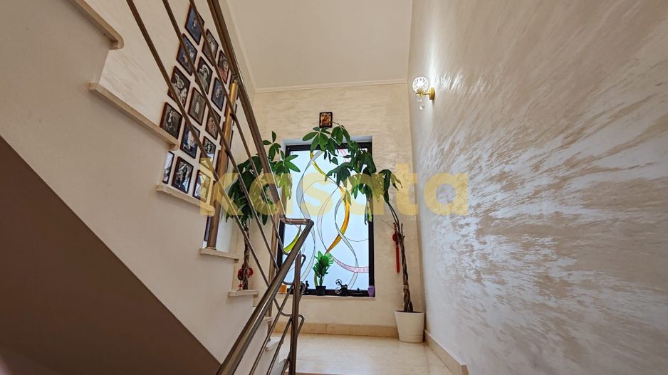 Vila care redefinește echilibrul între rafinament, spațiu și liniște - Poză 25