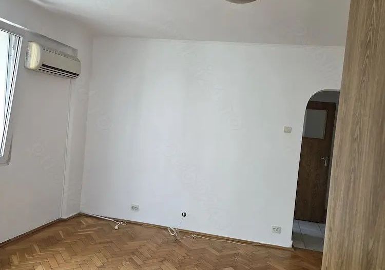 Vanzare  apartament 2 camere Dristor- Piata Ramnicu Sarat - Poză 3
