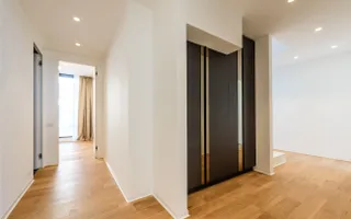 Apartament de 5 camere spațios, situat în zona Nord din Constanța - Poză 11