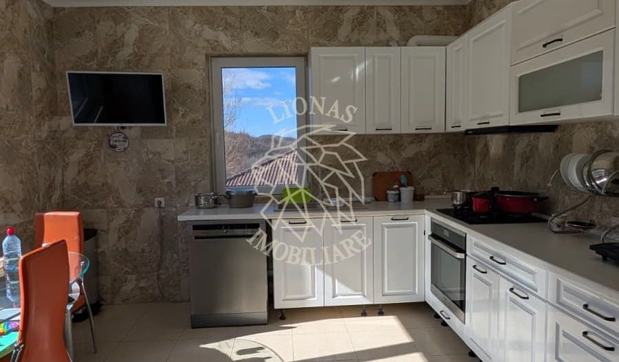 Casa 4 camere 154 mp-teren 600 mp-panorama spre oras-Zona La Soare - Poză 4