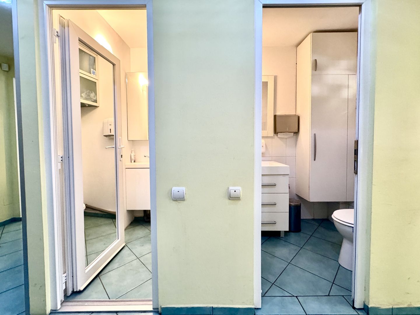 Cabinet stomatologic cu tradiție 20+ ani - dotat si funcțional - Poză 20