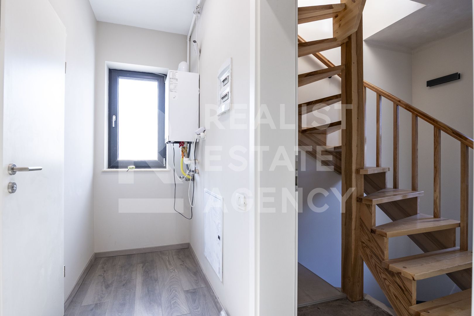 Vânzare, casă, 8 camere, zona 1 Mai, București - Poză 8