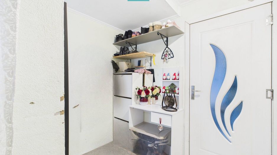 Casă complet renovată în Orțișoara. - Poză 12