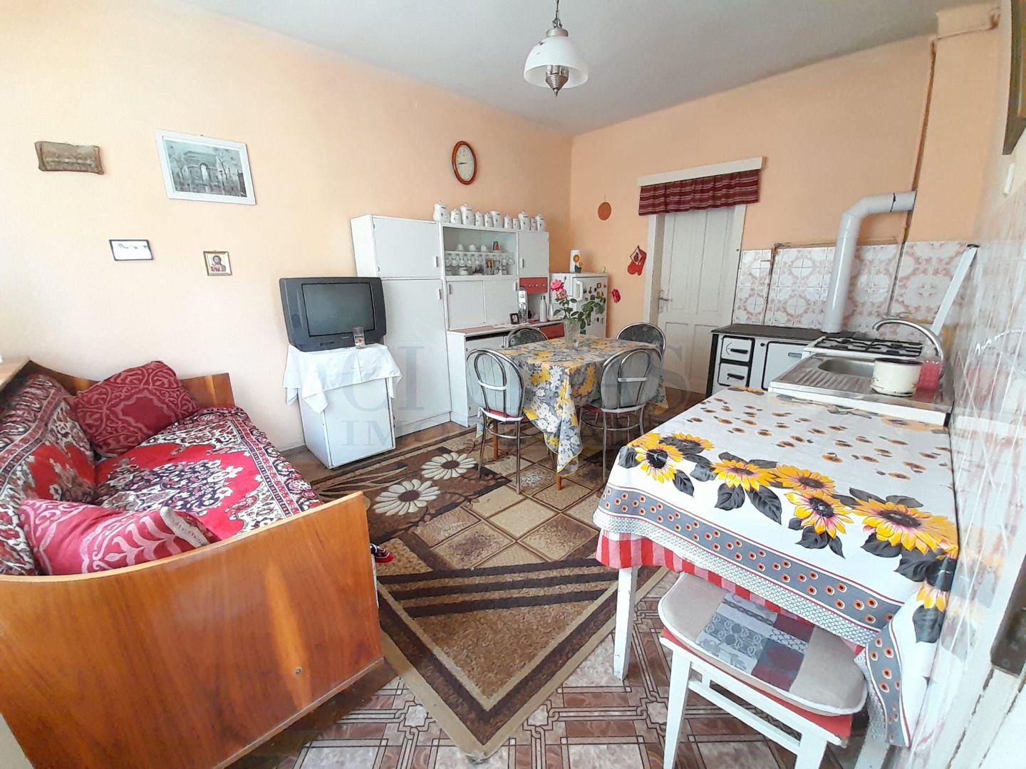 Casa de vanzare Dambul Rotund, zona linistita!!!! - Poză 1