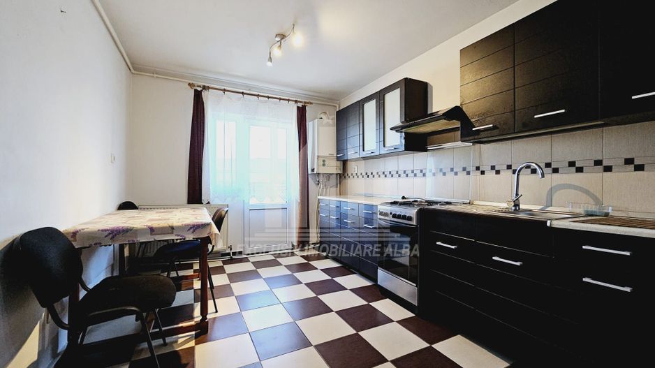 Apartament 3 camere decomandate cu garaj, Tolstoi - Poză 1