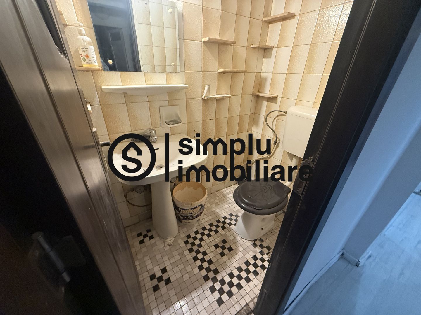 4 decomandate, parter, bilateral, Valea Rosie - 130 000 Euro - Poză 9