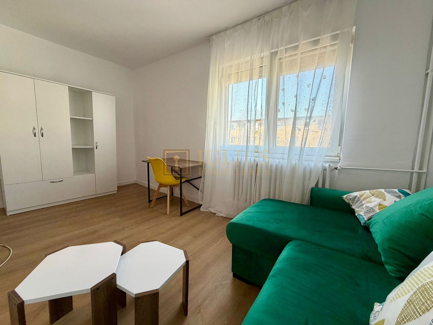 Garsoniera ideala pentru stundenti; situata in Complexul Studentesc, 30mp utili. - Poză 1