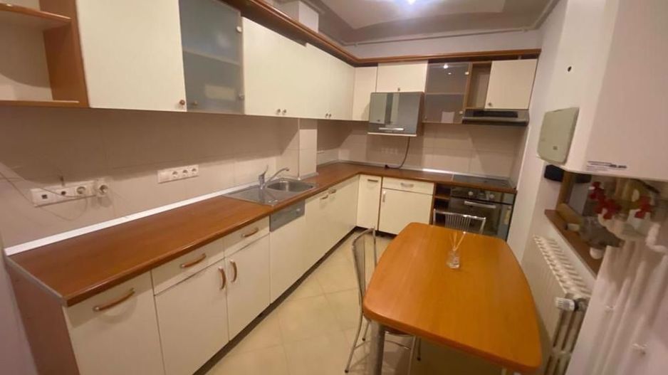 3 camere decomandat lux zona Medicina - CENTRALA PROPRIE - Poză 8