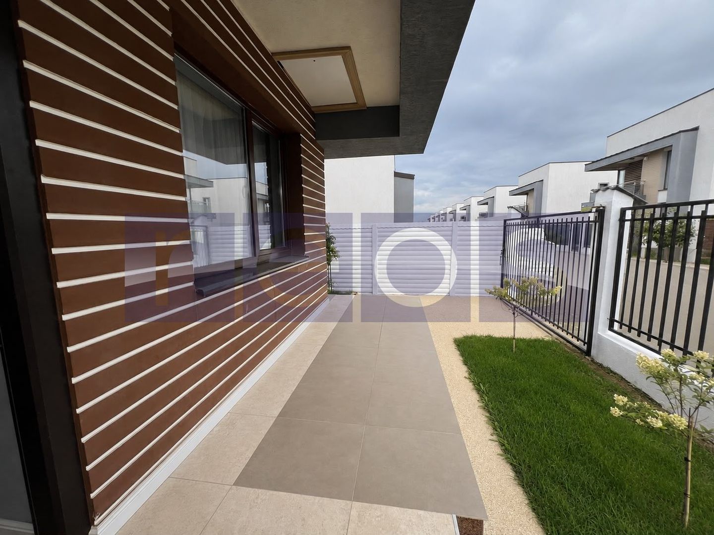 VANZARE CASA 3 CAMERE | ZONA AVIATORILOR- COMUNA BERCENI - Poză 11