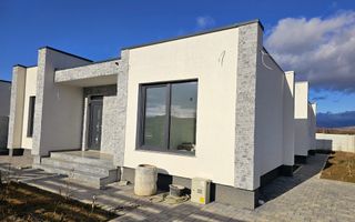 Casa individuala de vanzare, 4 camere, 2 bai, 448mp teren - Poză 1