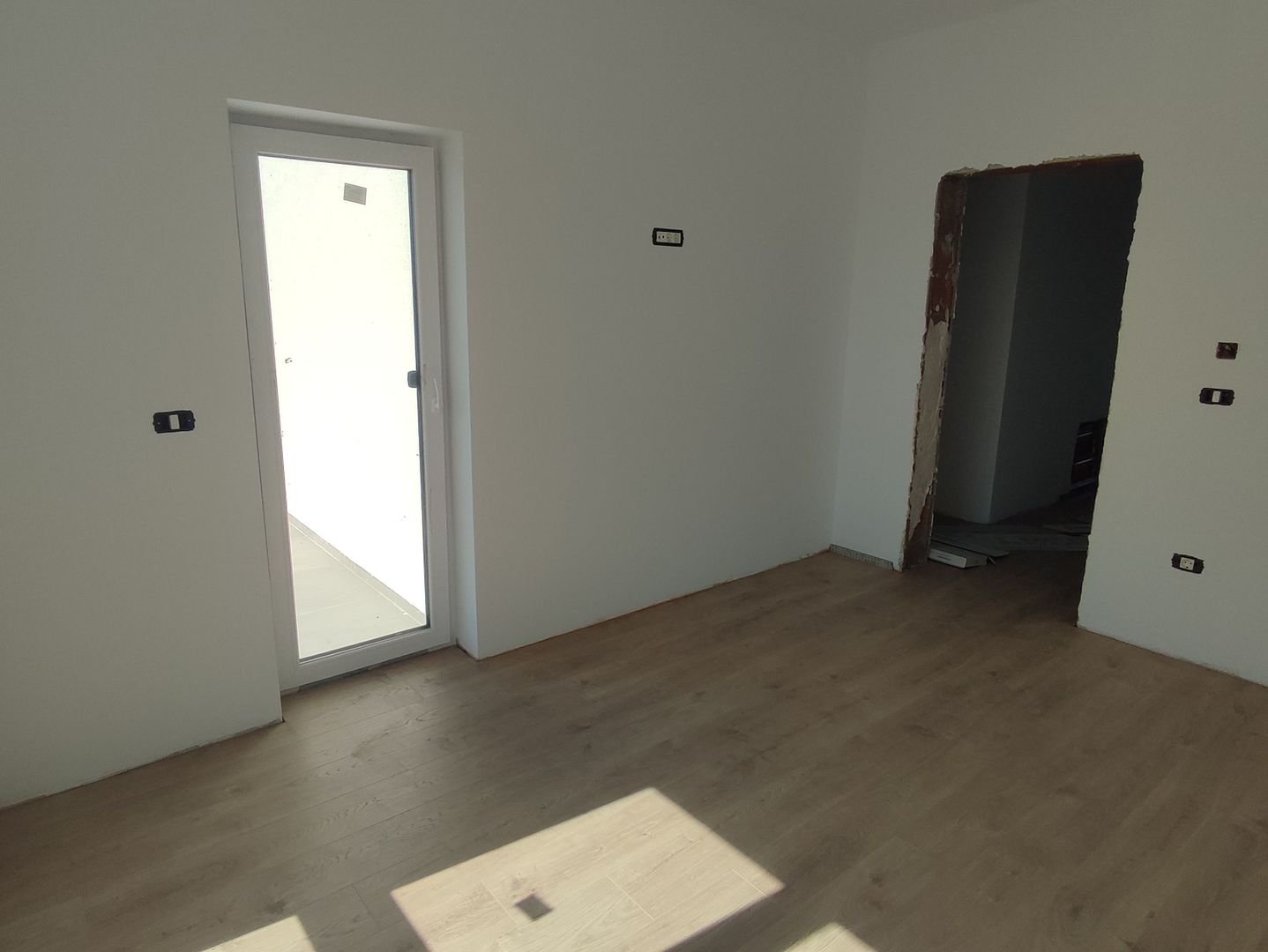 Sanandrei,Duplex P+E, Drum Asfaltat, Proiect Modern. - Poză 15