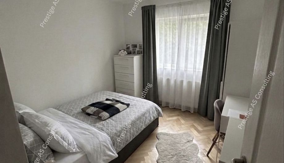 Apartament 3 camere Etaj 2 |  Complexul Studenntesc | Zona Linistita - Poză 3