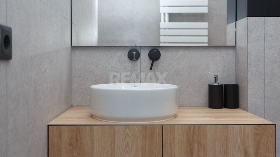 De închiriat apartament, 3 dormitoare + terasă, str. Teatrală 3, Centru. - Poză 8