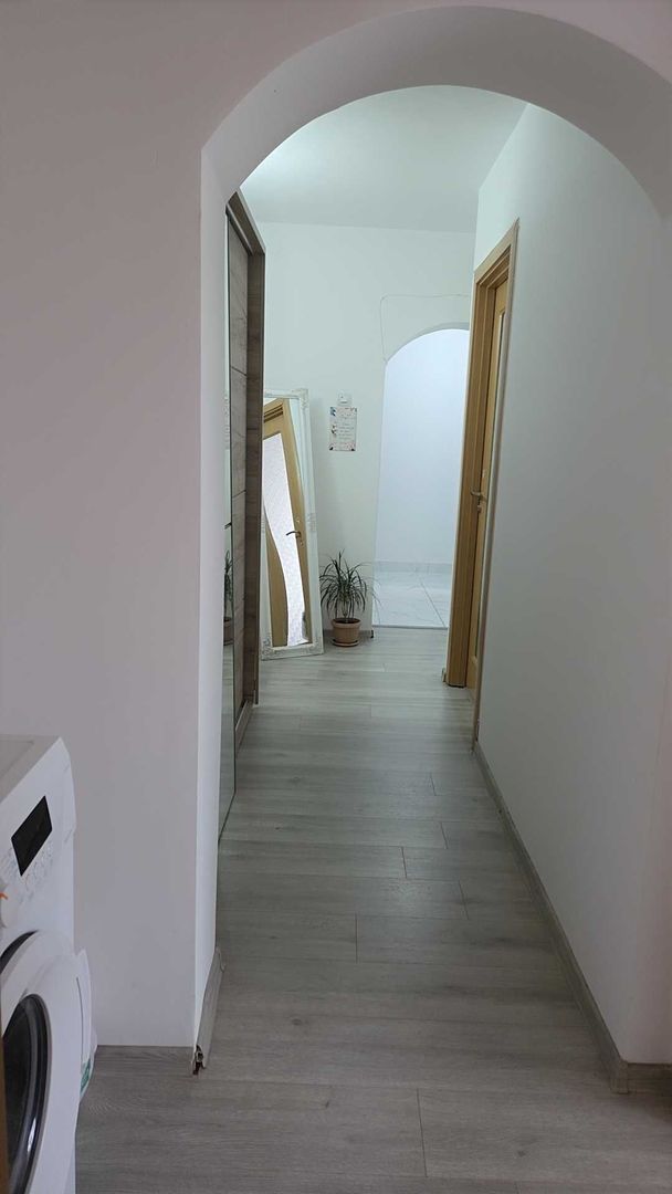 Vand apartament 2 camere zona centrala - Poză 5