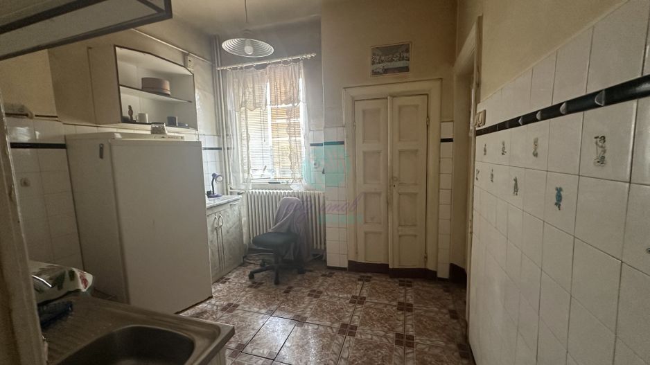 VILA cu 2 apartamente in apropiere de Piata Alba Iulia - Poză 9