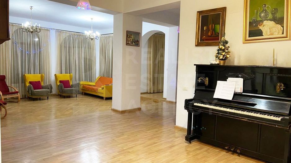 Vânzare, casă, 8 camere aproape de Piața Revoluției, București - Poză 2