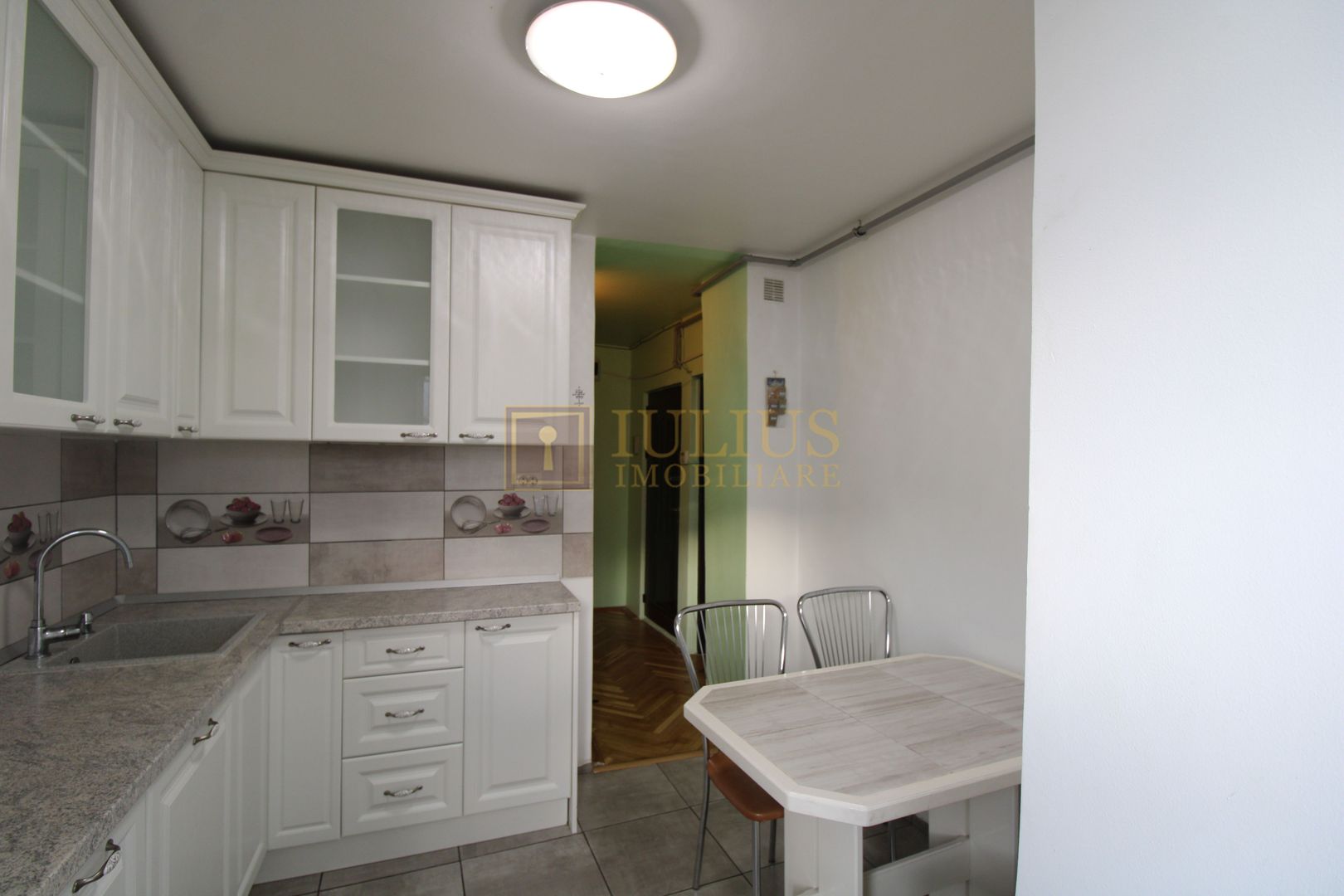 3 camere, clima, contra cost posibilitate garaj. - Poză 2