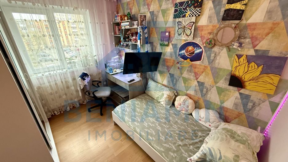 3 camere - etaj 3 - 52mp - renovat - centrala - apa - Craiovita Noua - Poză 4