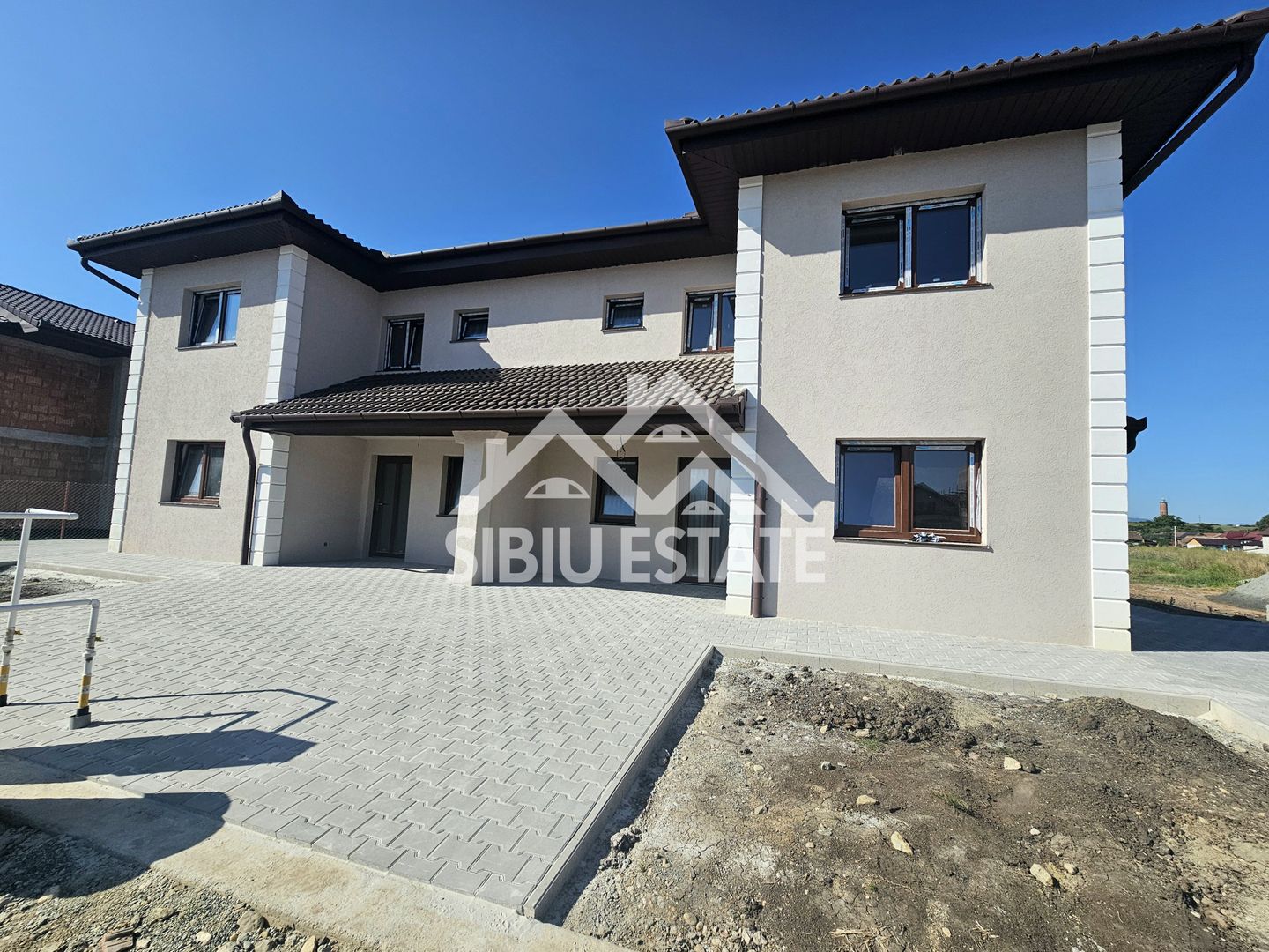 Casa noua 4 dormitoare, spatiu bun pentru familie - Poză 23