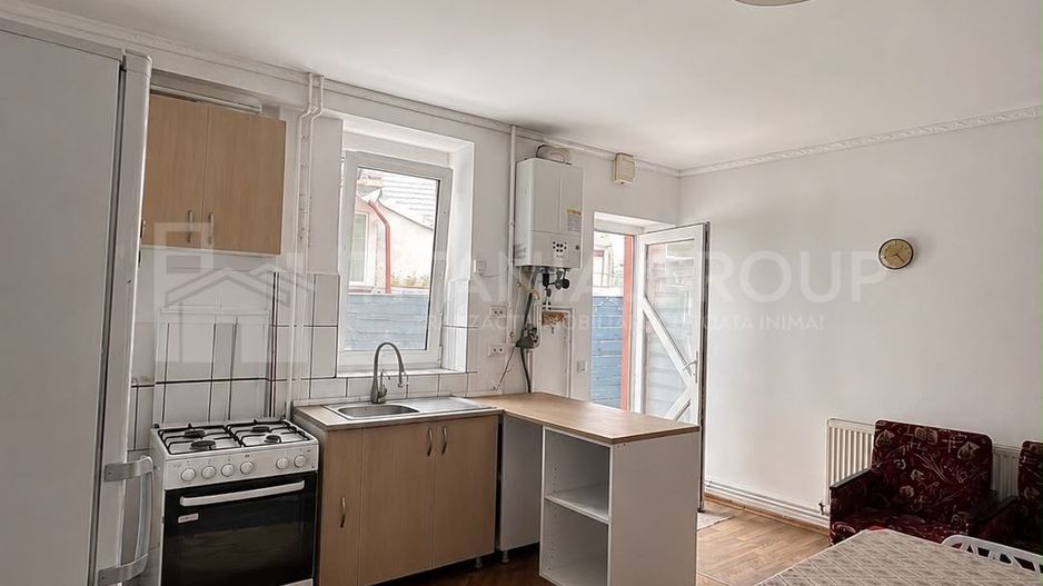 Apartament 3 camere, curte comună, Centrul Istoric Schei - Poză 4