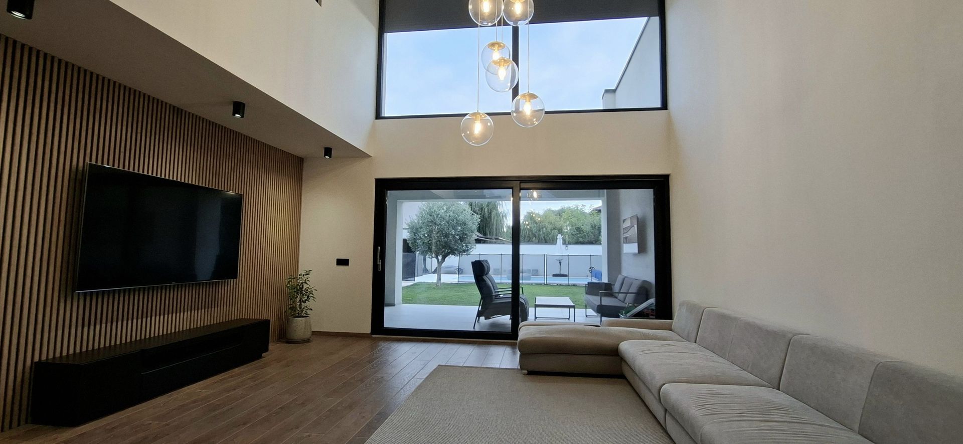 Locuinta individuala exclusivista cu piscina - Dumbravita - Poză 23