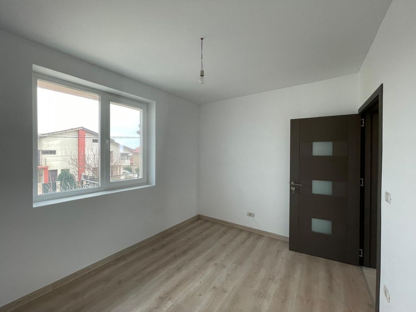 Duplex 4 camere - toate utilitatile - Mosnita Noua - Poză 7