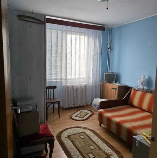 De vanzare apartament 3 camere Crangasi - Poză 2