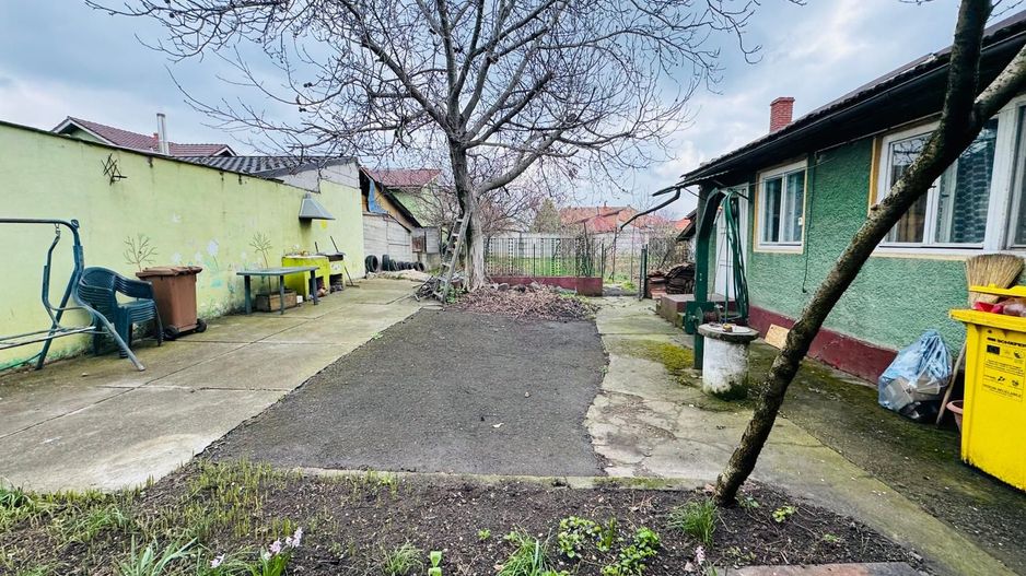 Casa de vânzare 3 camere, 2 intrări, acces auto în curte Gradiste Arad - Poză 10