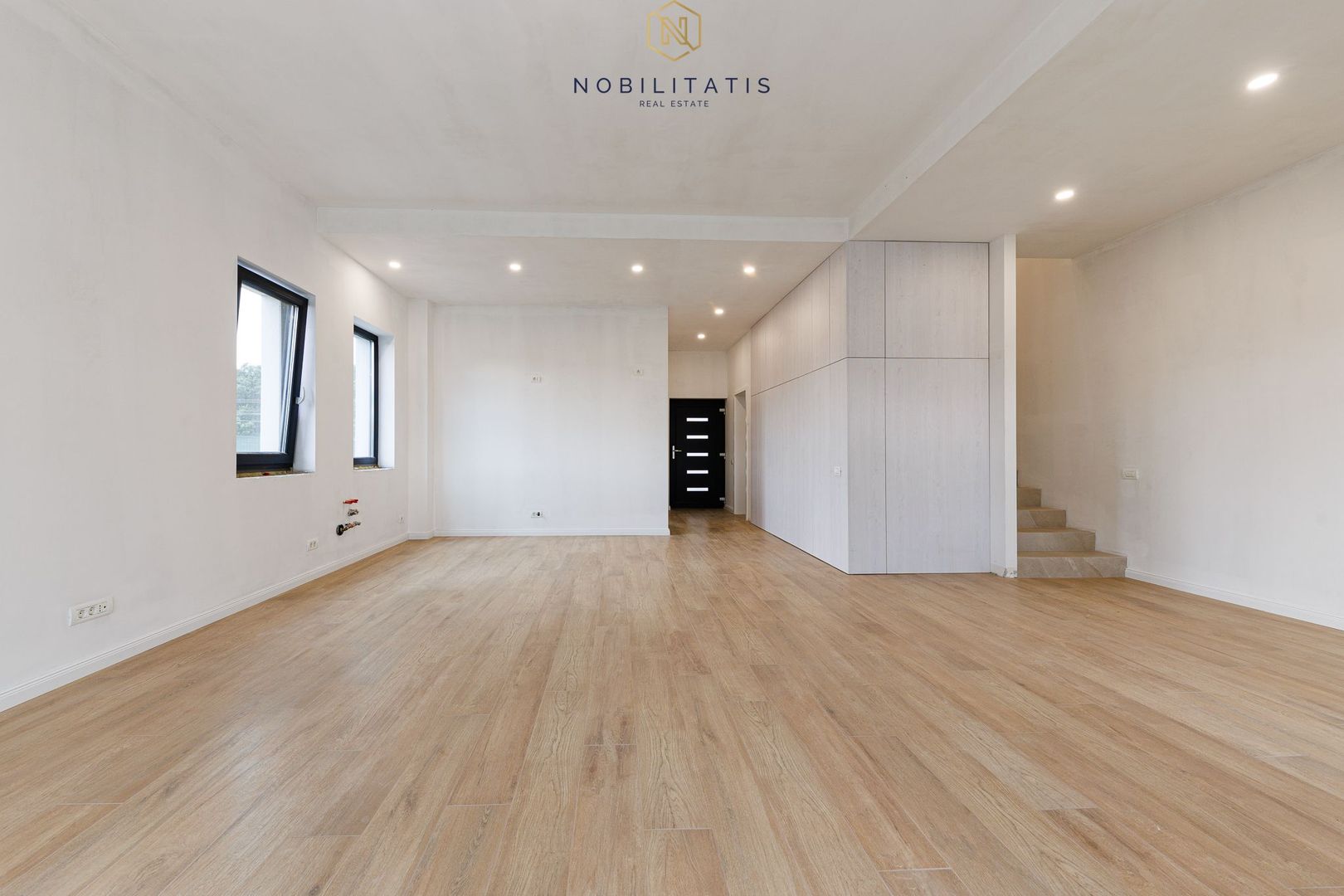 Duplex de vanzare la liziera padurii - 130 mp, 4 bai & 4 dormitoare - Poză 16