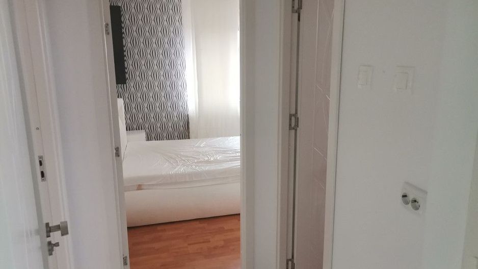 Vanzare apartament 3 camere, decomandat, Trivale - Poză 9