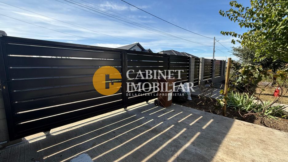 Aroneanu - Casa la asfalt - 420mp teren - 3 camere - Canalizare - Poză 3