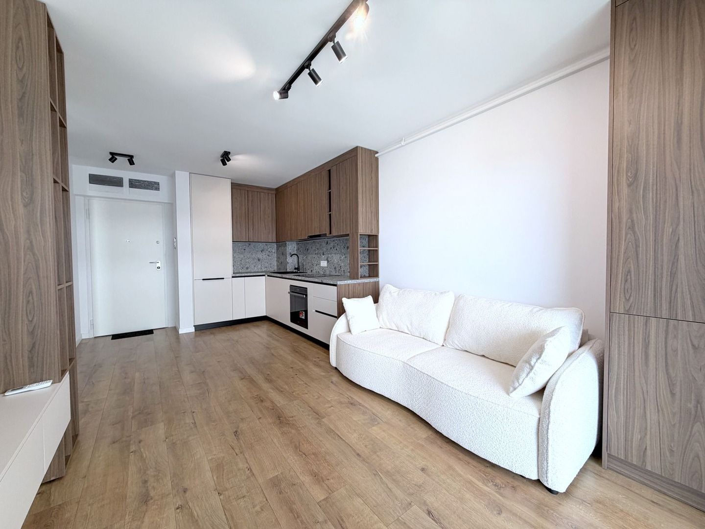 Studio mobilat si utilat | terasa 10 mp | Prima Vista Pipera-Barbu Vacarescu - Poză 5