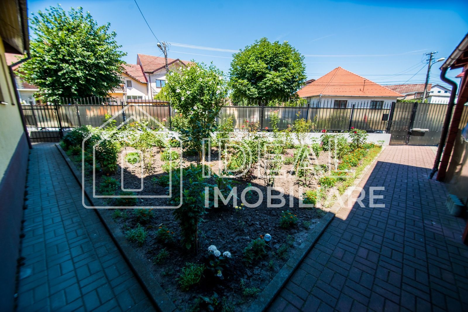 Casa Individuala cu 8 camere si 430 mp de curte, zona Calea Poplacii - Poză 2