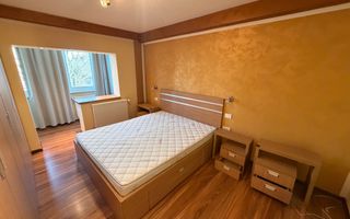 Etaj 2. Disponibil imediat. Garaj. Pozitie excelenta - Poză 13