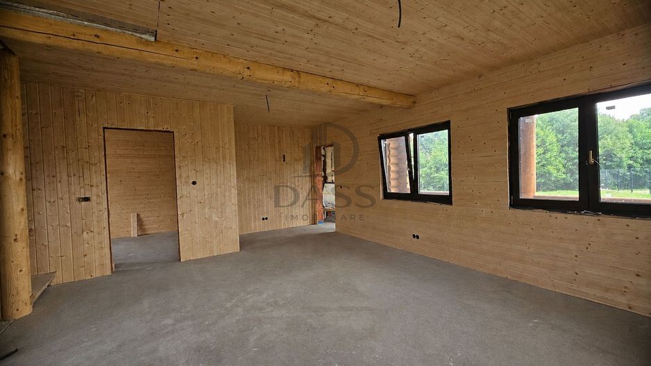 Chalet din busteni cu vedere panoramica spre Muntii Fagaras Tocile - Poză 4