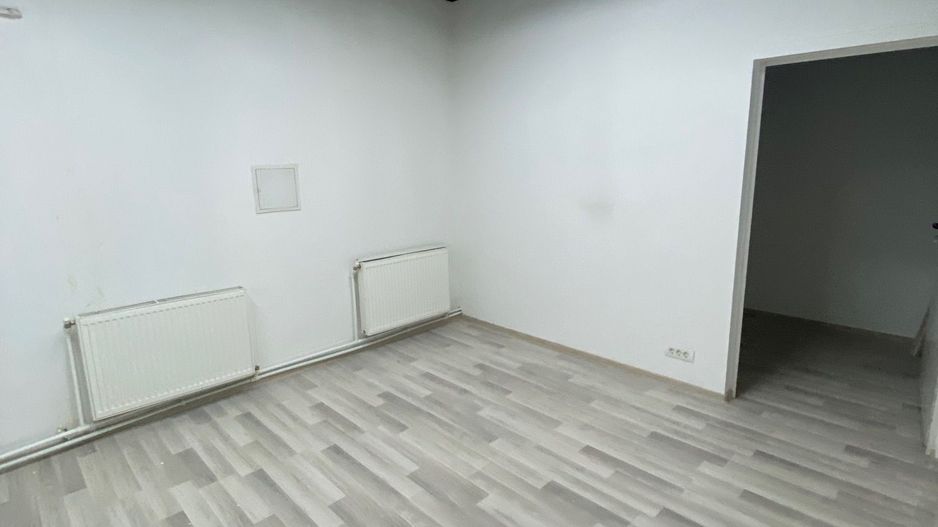 Spatiu comercial cu parcare - Poză 14