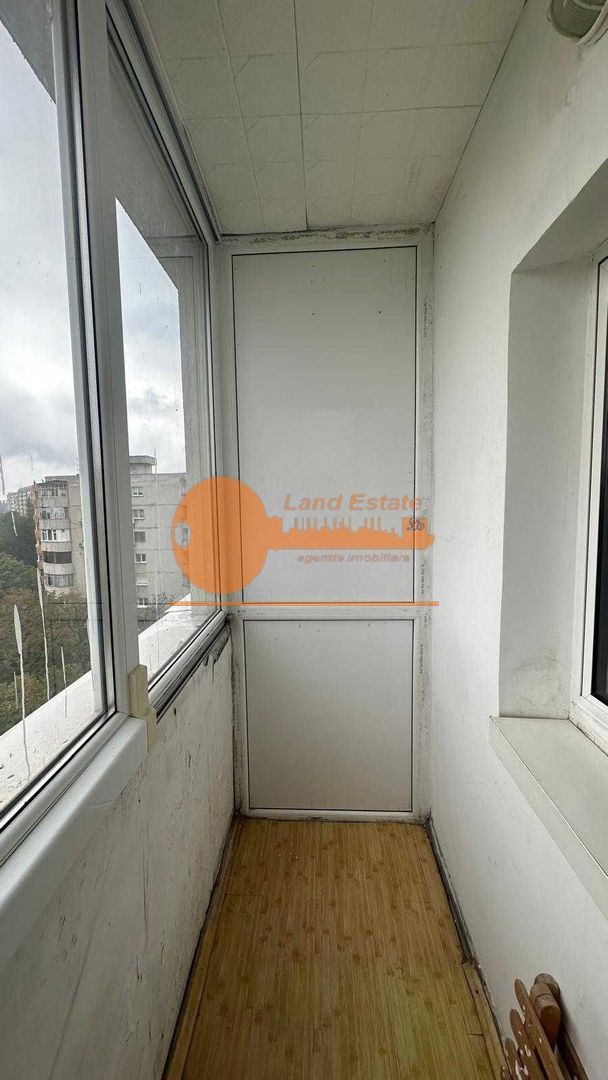 Apartament cu 4 camere in zona Teiul Doamnei - Poză 5