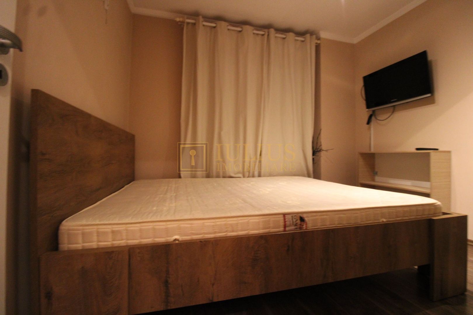 Complex, 3 camere, centrala proprie, aer condiționat. - Poză 9