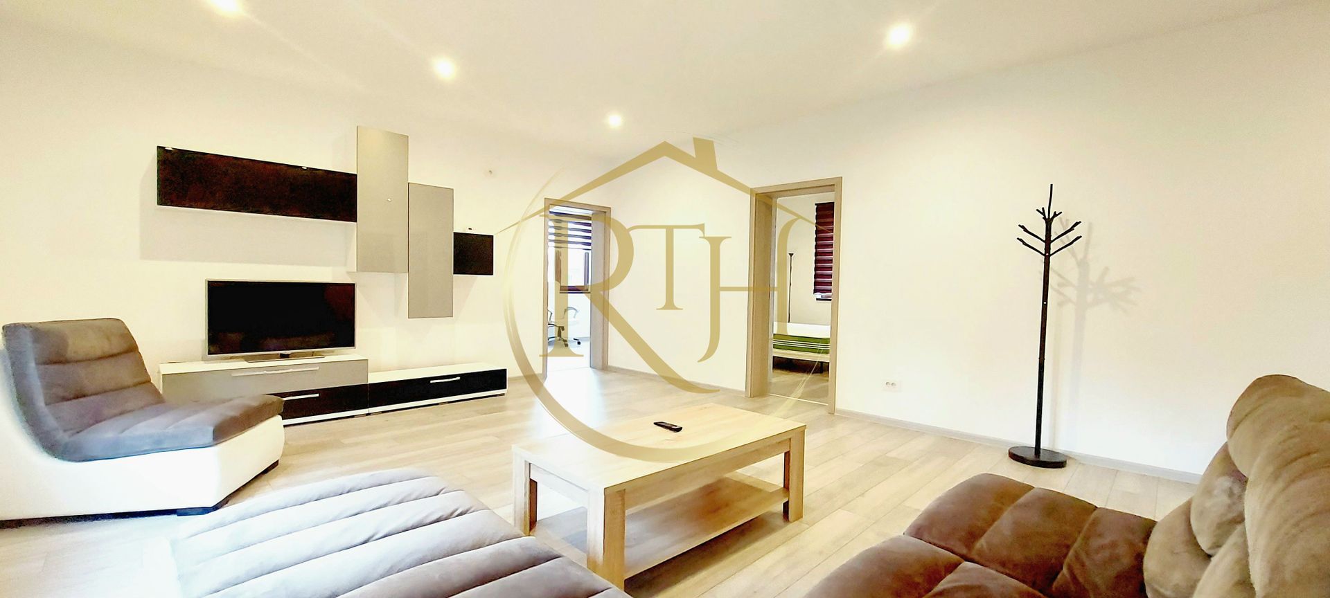 Oferim spre inchiriere apartament spatios, 3 camere, Bloc Nou, Braytim - Poză 2