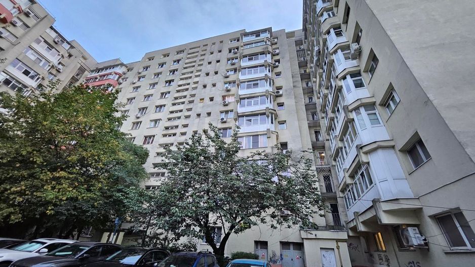 Vânzare, apartament, 3 camere, etaj 3, zona Lacul Tei - Poză 1